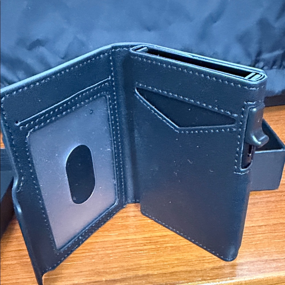 Black Leather Card & Key Organizer with Belt Clip - Picture 2 of 5